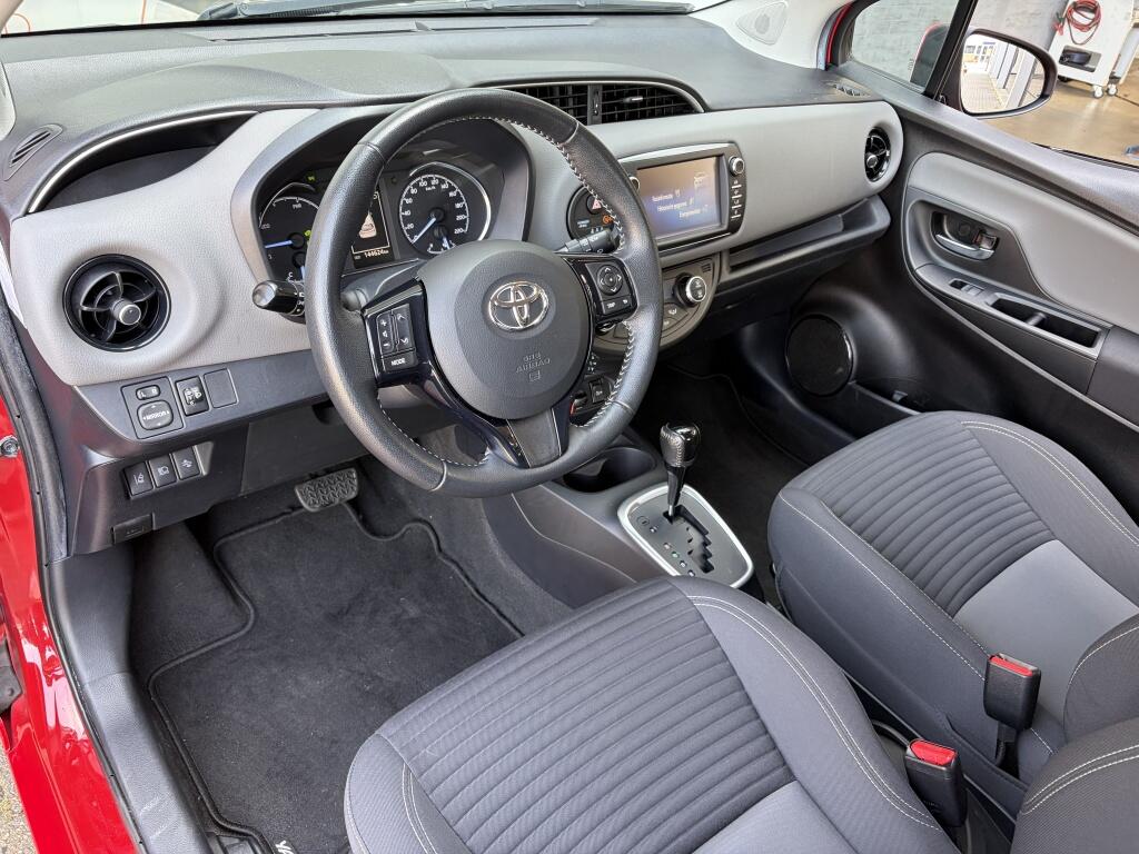 Toyota Yaris 1.5 Hybrid Aspiration | Cruise control | Climate control | Camer - Image 25