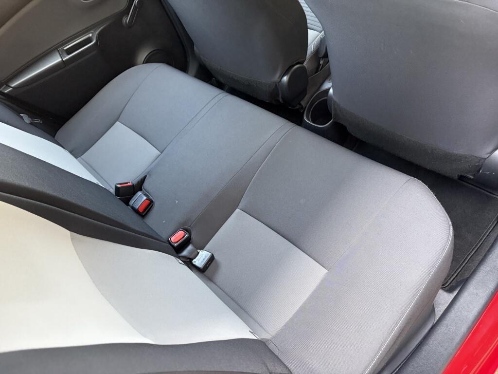 Toyota Yaris 1.5 Hybrid Aspiration | Cruise control | Climate control | Camer - Image 28