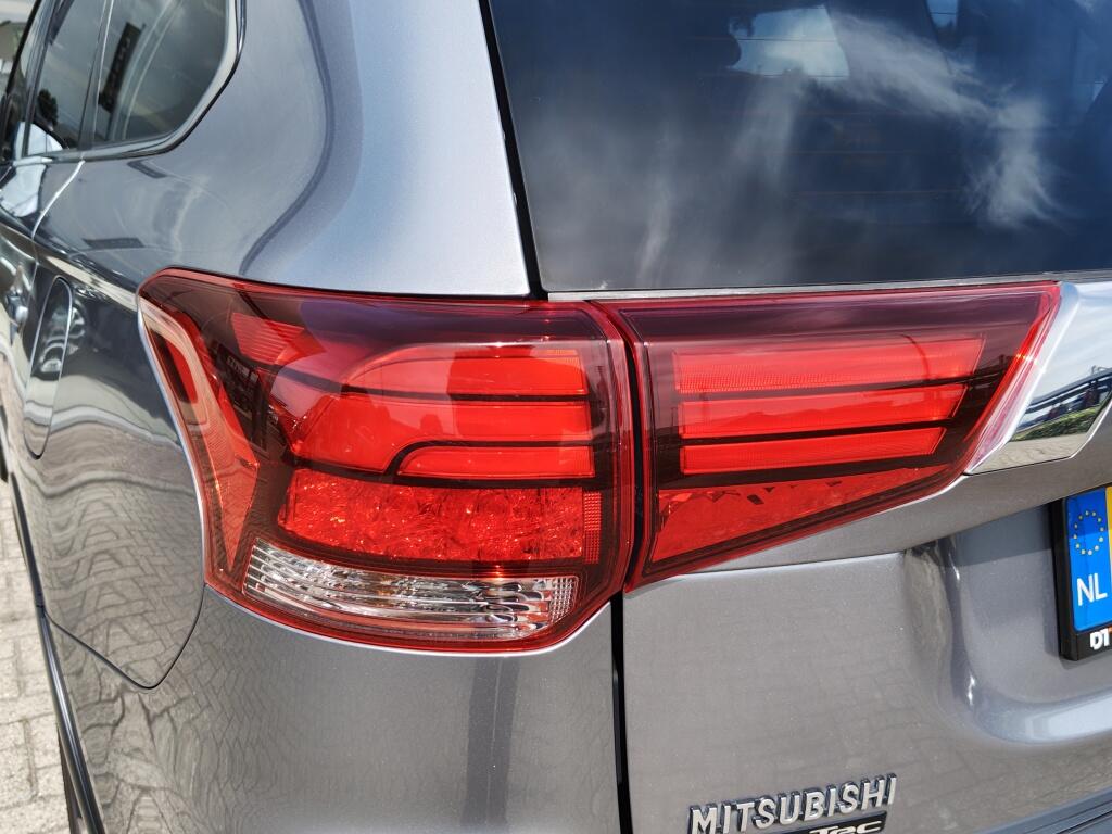 Mitsubishi Outlander 2.0 Executive Edition | 7 Persoons | Navi | DAB | Keyless Entry - Image 35