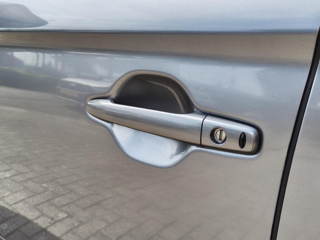 Mitsubishi Outlander 2.0 Executive Edition | 7 Persoons | Navi | DAB | Keyless Entry - Image 37