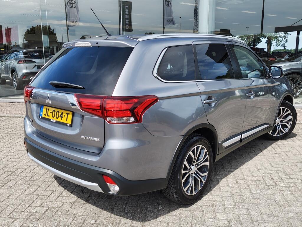 Mitsubishi Outlander 2.0 Executive Edition | 7 Persoons | Navi | DAB | Keyless Entry - Image 4