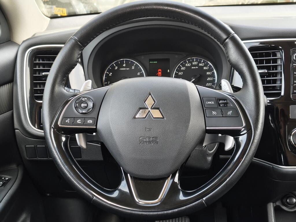 Mitsubishi Outlander 2.0 Executive Edition | 7 Persoons | Navi | DAB | Keyless Entry - Image 9