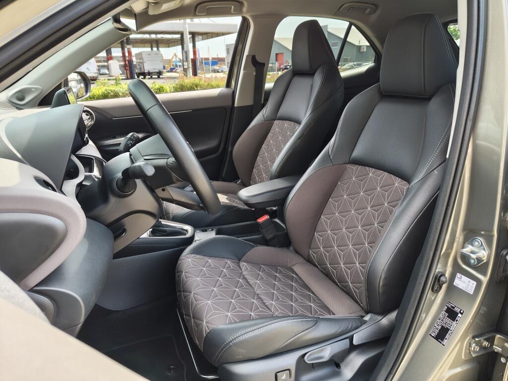 Toyota Yaris Cross 1.5 Hybrid Executive | HUD | JBL | Stoelverwarming | Navi - Image 27