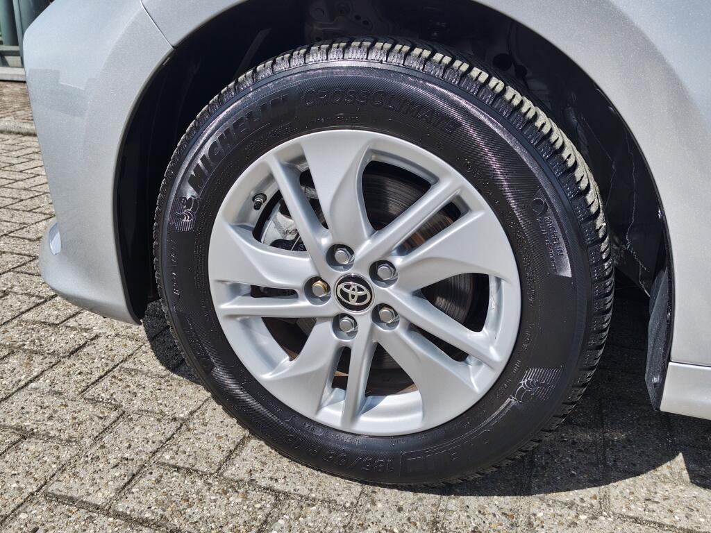 Toyota Yaris 1.5 Hybrid Active | Stoelverwarming | DAB | Lichtmetalen Velgen - Image 36