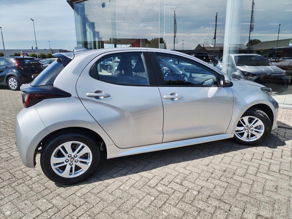 Toyota Yaris 1.5 Hybrid Active | Stoelverwarming | DAB | Lichtmetalen Velgen - Image 5