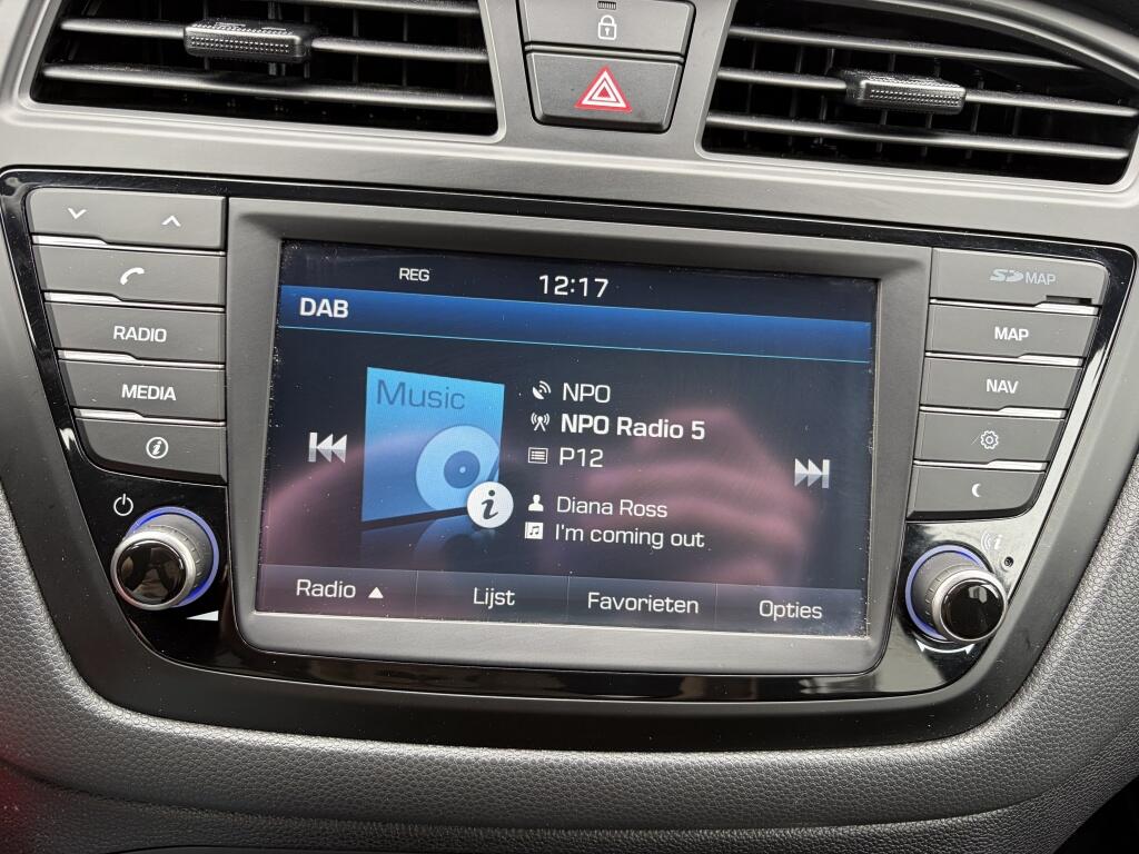 Hyundai i20 1.0 T-GDI Black Edition | Sensoren achter | Cruise control | Nav - Image 17