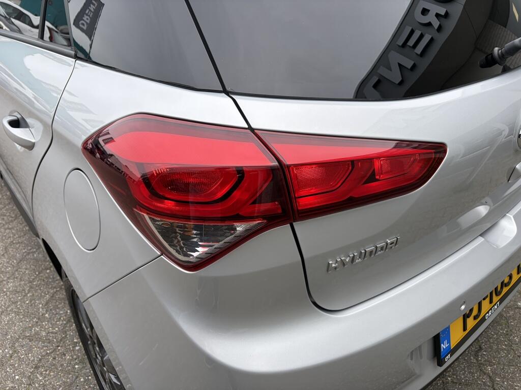 Hyundai i20 1.0 T-GDI Black Edition | Sensoren achter | Cruise control | Nav - Image 35
