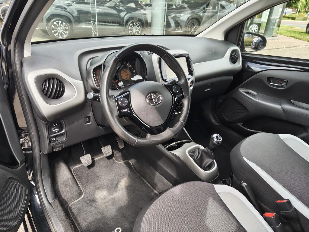 Toyota Aygo 1.0 VVT-i x-play | Lichtmetalen Velgen | All Seasons | Airco | A - Image 22