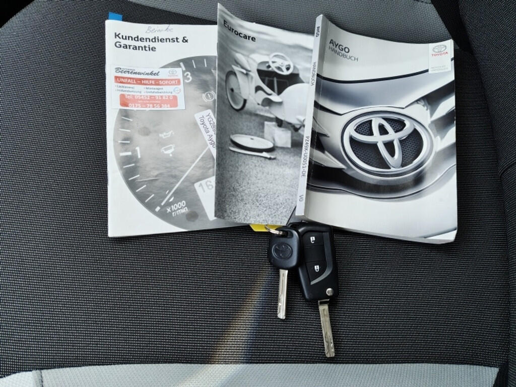 Toyota Aygo 1.0 VVT-i x-play | Lichtmetalen Velgen | All Seasons | Airco | A - Image 34