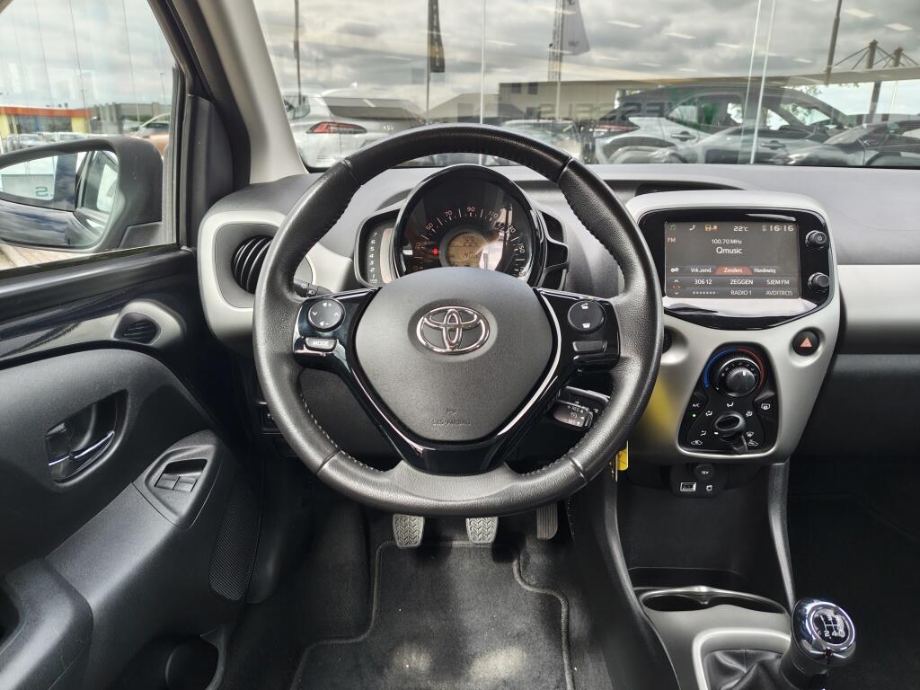 Toyota Aygo 1.0 VVT-i x-play | Lichtmetalen Velgen | All Seasons | Airco | A - Image 8