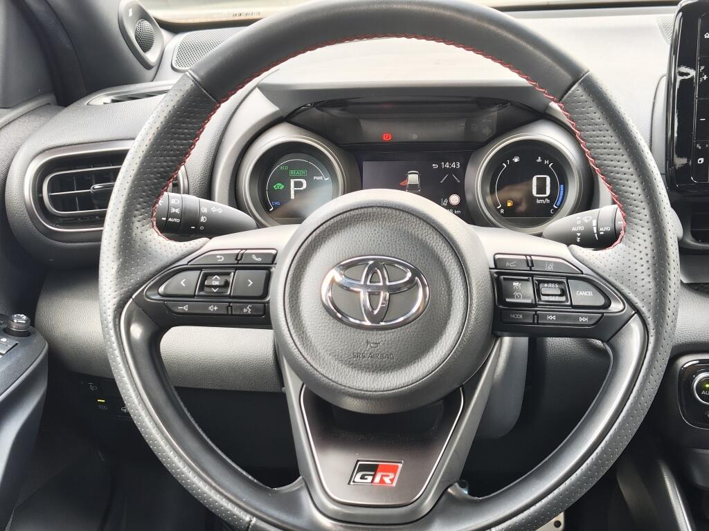Toyota Yaris 1.5 Hybrid GR Sport | Premium Pack | Trekhaak | Pano | JBL | HUD - Image 11
