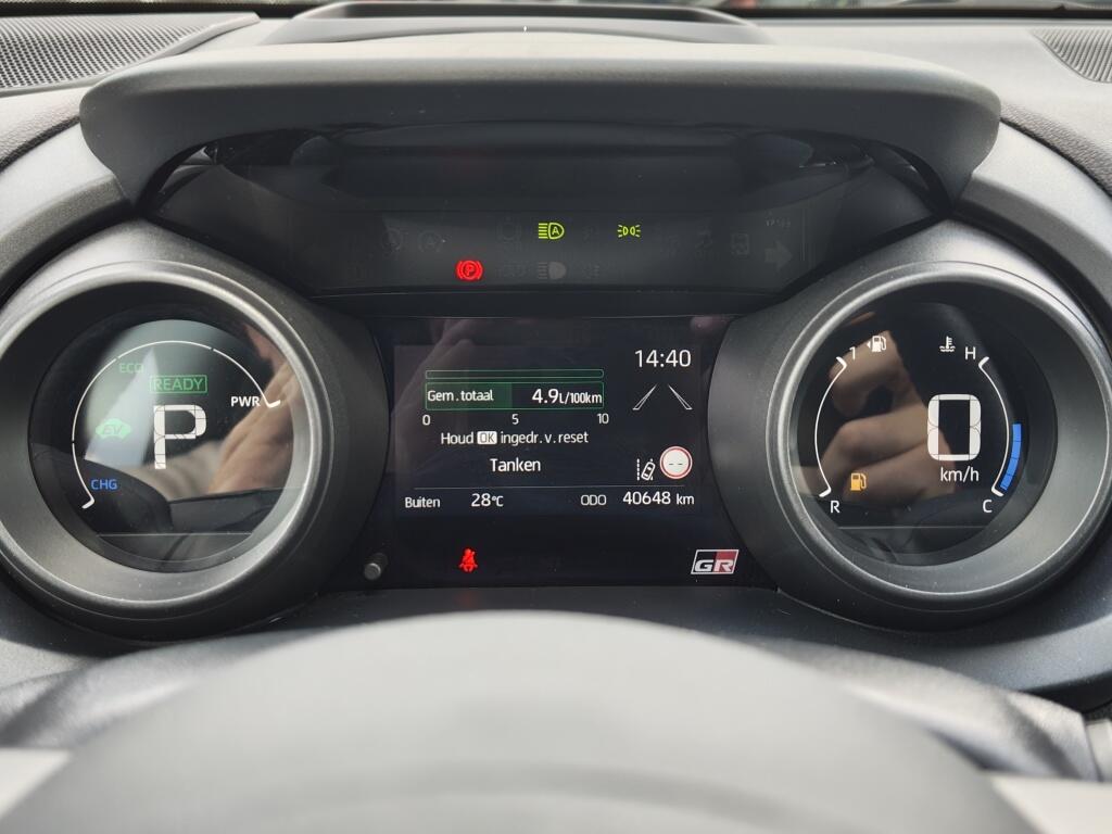 Toyota Yaris 1.5 Hybrid GR Sport | Premium Pack | Trekhaak | Pano | JBL | HUD - Image 12