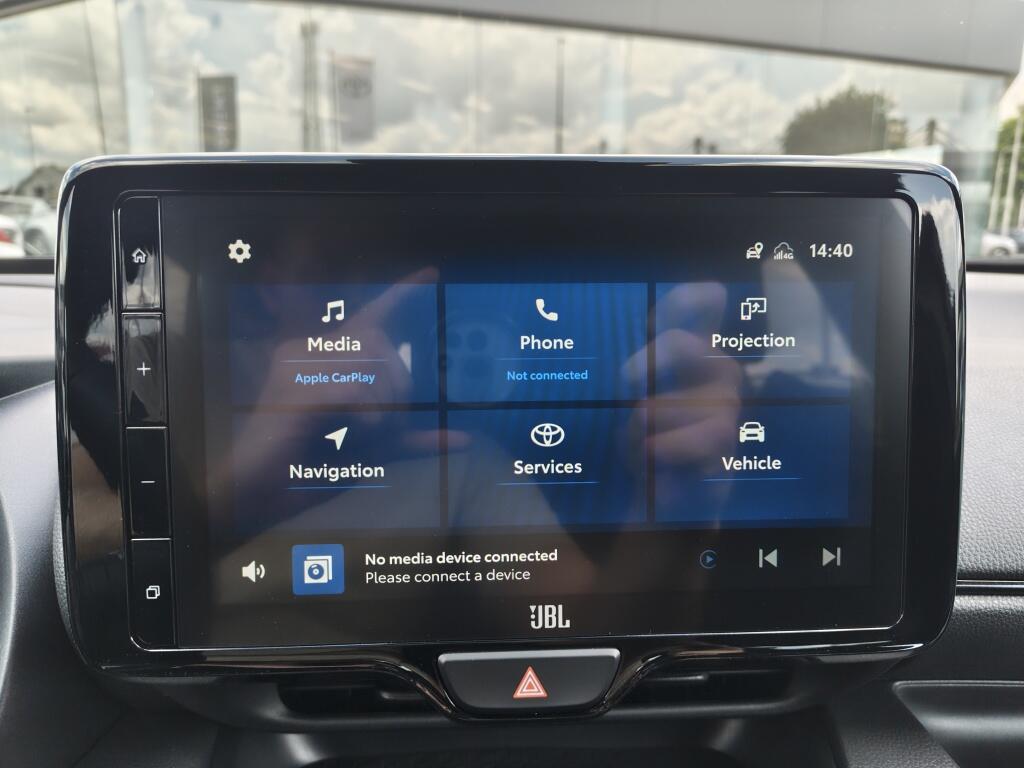 Toyota Yaris 1.5 Hybrid GR Sport | Premium Pack | Trekhaak | Pano | JBL | HUD - Image 18