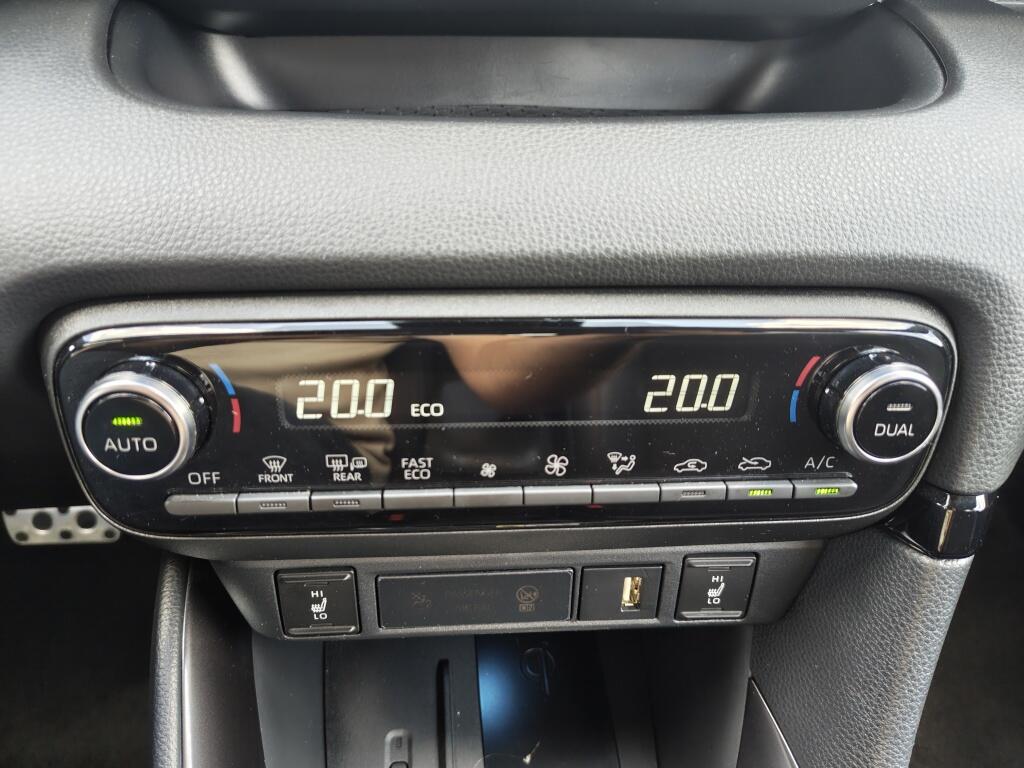 Toyota Yaris 1.5 Hybrid GR Sport | Premium Pack | Trekhaak | Pano | JBL | HUD - Image 22