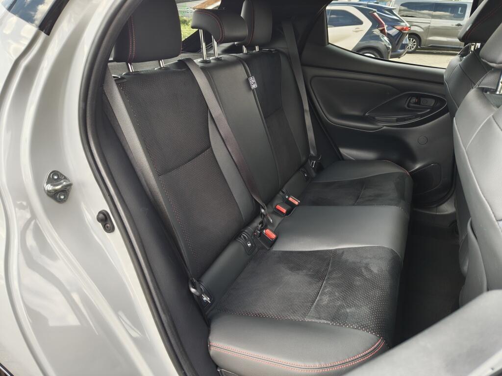 Toyota Yaris 1.5 Hybrid GR Sport | Premium Pack | Trekhaak | Pano | JBL | HUD - Image 34