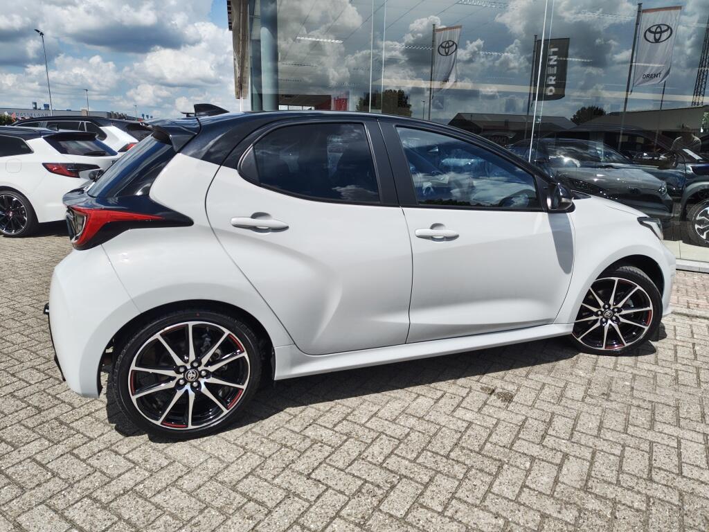 Toyota Yaris 1.5 Hybrid GR Sport | Premium Pack | Trekhaak | Pano | JBL | HUD - Image 5