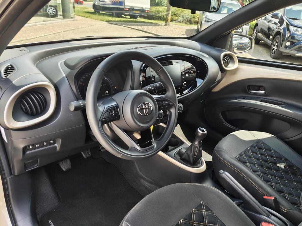 Toyota Aygo X 1.0 VVT-i MT first | All Seasons | Android Auto | Adaptieve Crui - Image 23