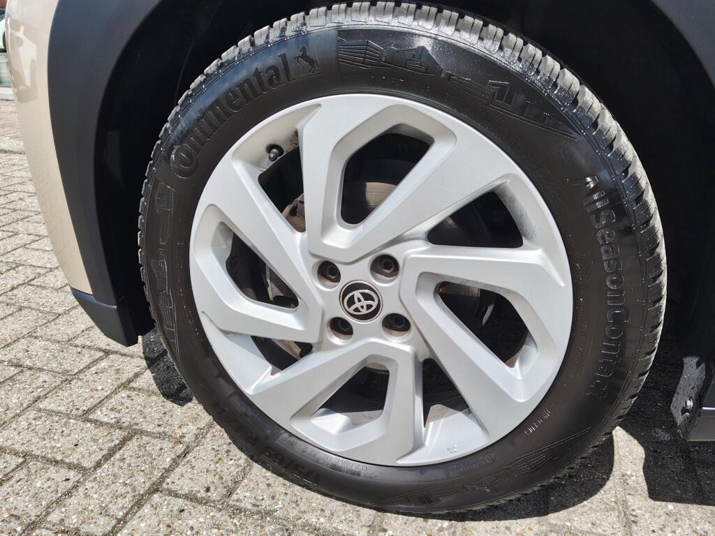 Toyota Aygo X 1.0 VVT-i MT first | All Seasons | Android Auto | Adaptieve Crui - Image 33