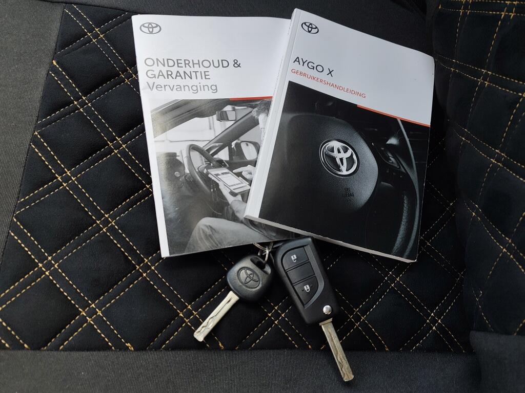 Toyota Aygo X 1.0 VVT-i MT first | All Seasons | Android Auto | Adaptieve Crui - Image 35