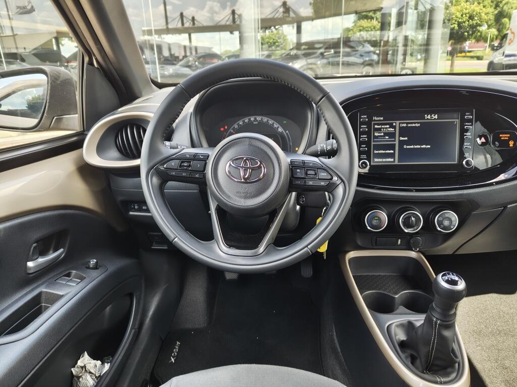 Toyota Aygo X 1.0 VVT-i MT first | All Seasons | Android Auto | Adaptieve Crui - Image 8