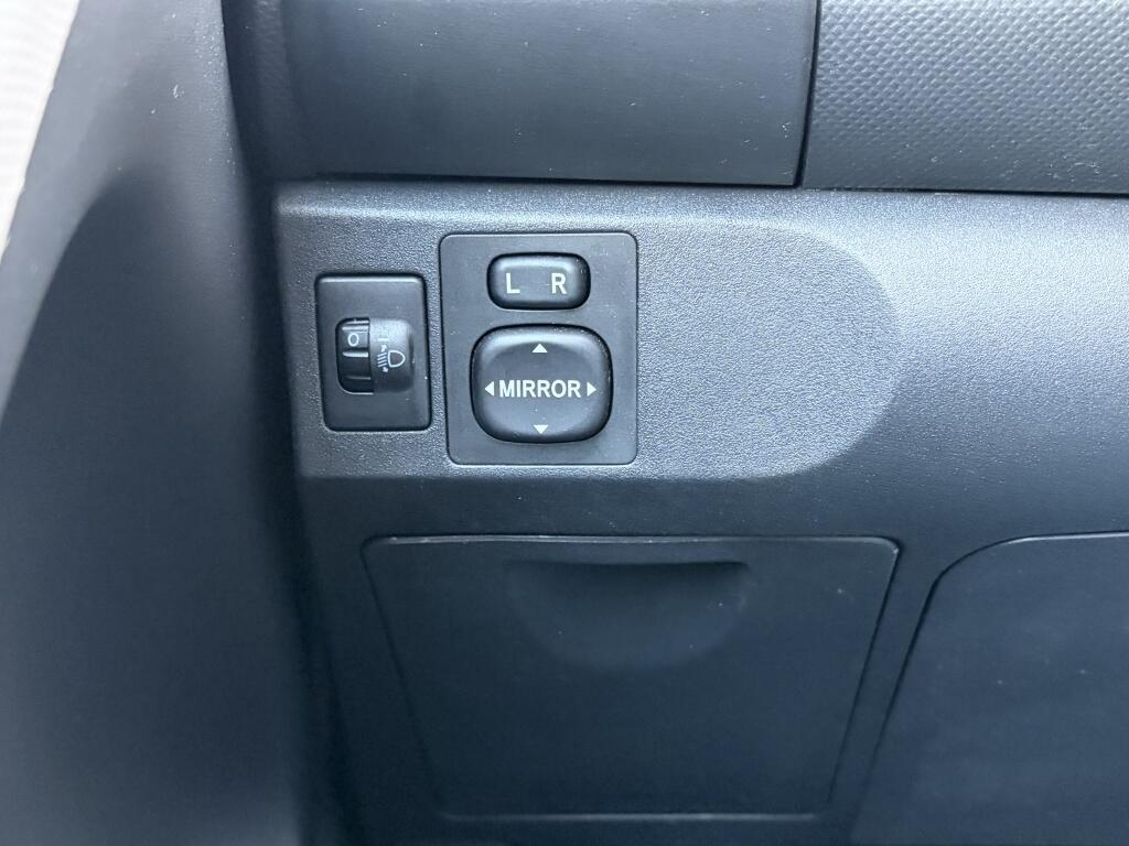 Toyota Yaris 1.3 VVTi Terra | All-season | Airco | Trekhaak | Radio | - Image 19