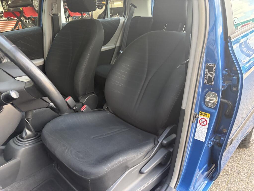 Toyota Yaris 1.3 VVTi Terra | All-season | Airco | Trekhaak | Radio | - Image 21