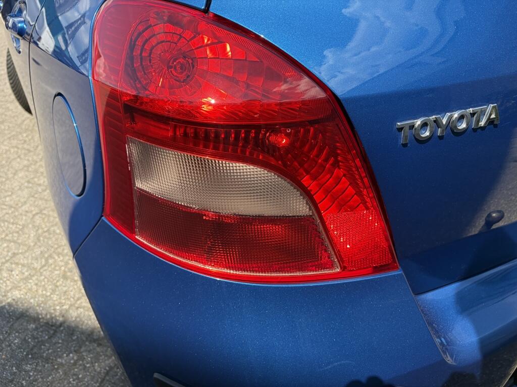 Toyota Yaris 1.3 VVTi Terra | All-season | Airco | Trekhaak | Radio | - Image 27