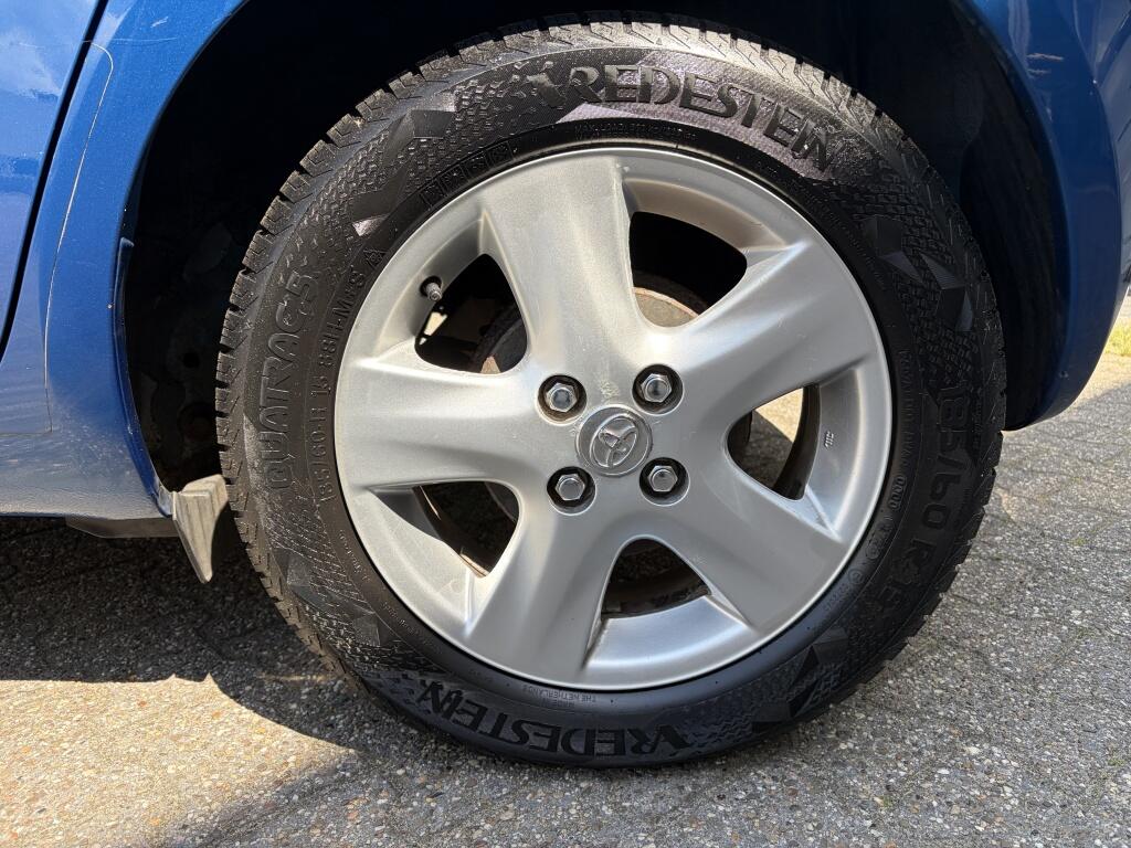 Toyota Yaris 1.3 VVTi Terra | All-season | Airco | Trekhaak | Radio | - Image 29
