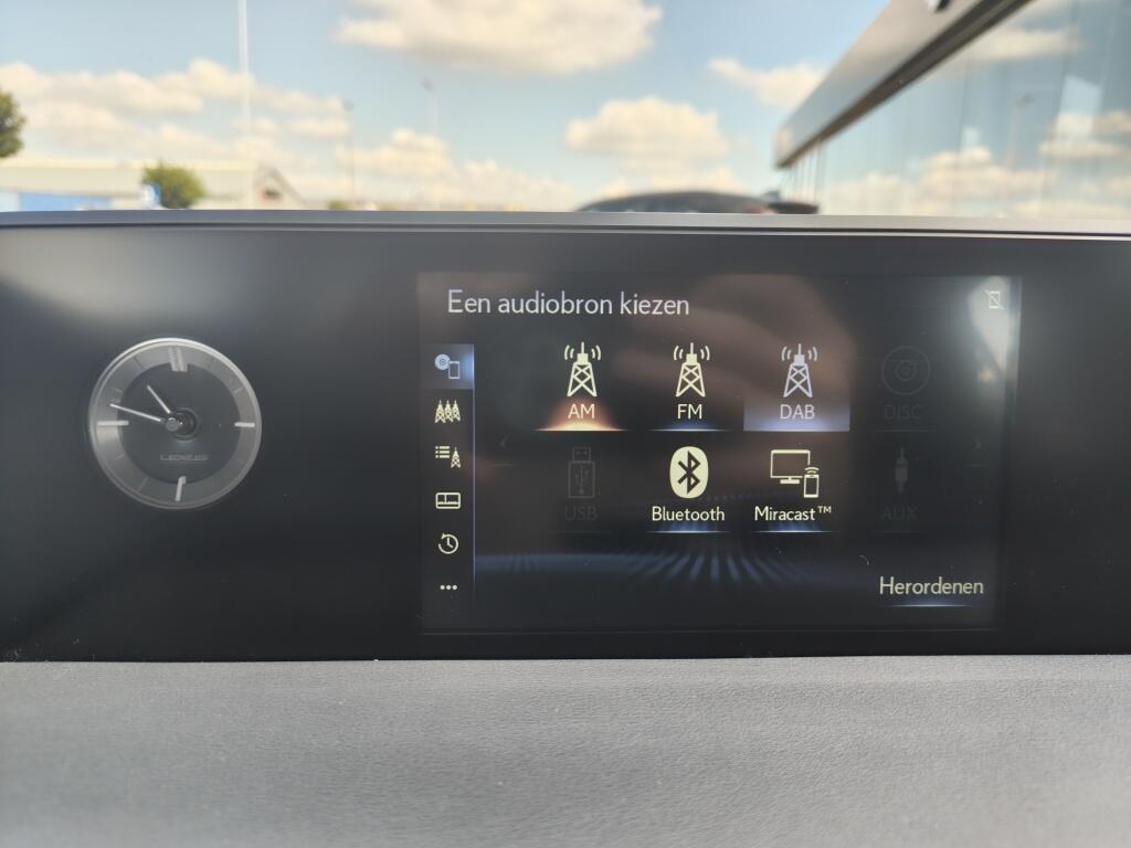 Lexus UX 250h Luxury Line | Leer | Android Auto | All Seasons | Navi | Bl - Image 16