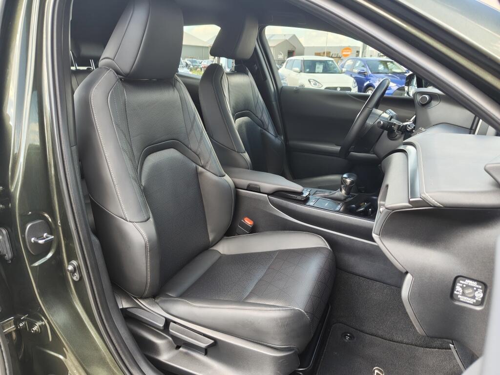 Lexus UX 250h Luxury Line | Leer | Android Auto | All Seasons | Navi | Bl - Image 33