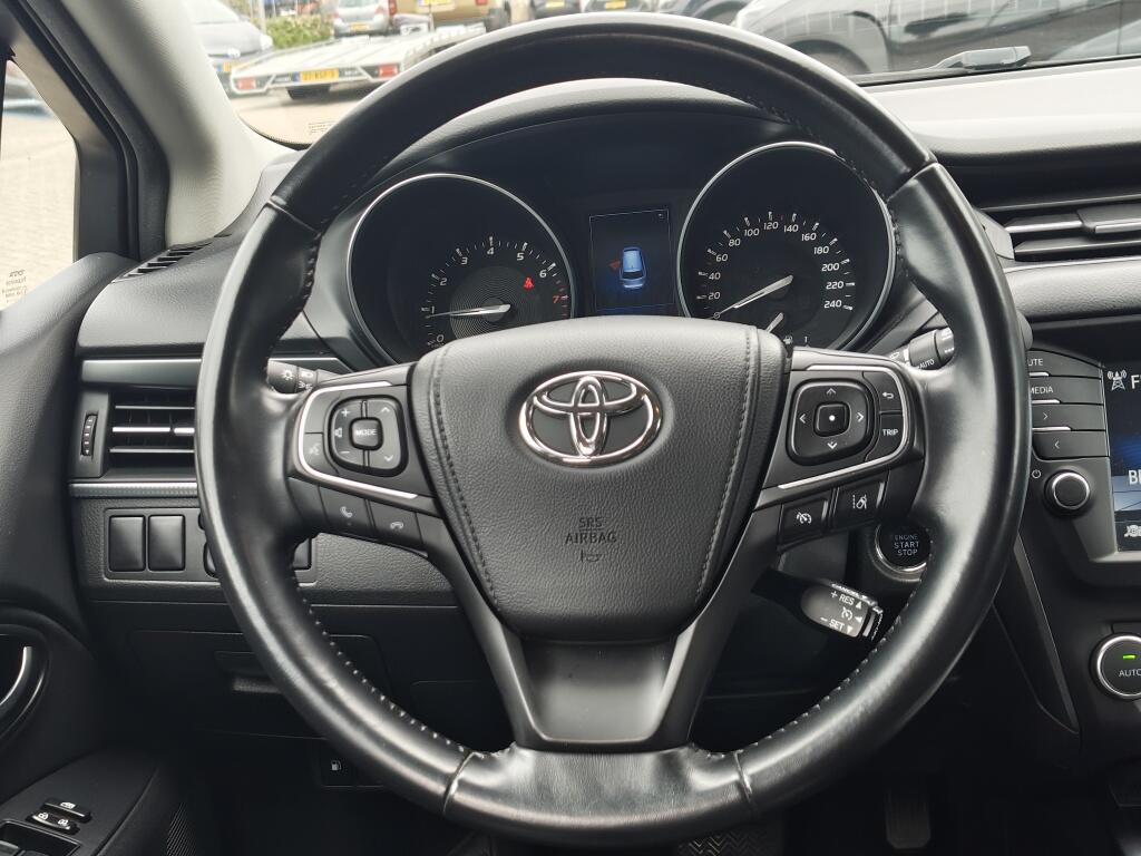 Toyota Avensis Touring Sports 1.8 VVT-i Dynamic Automaat | Trekhaak | Stoelverwarming | Leder - Image 10