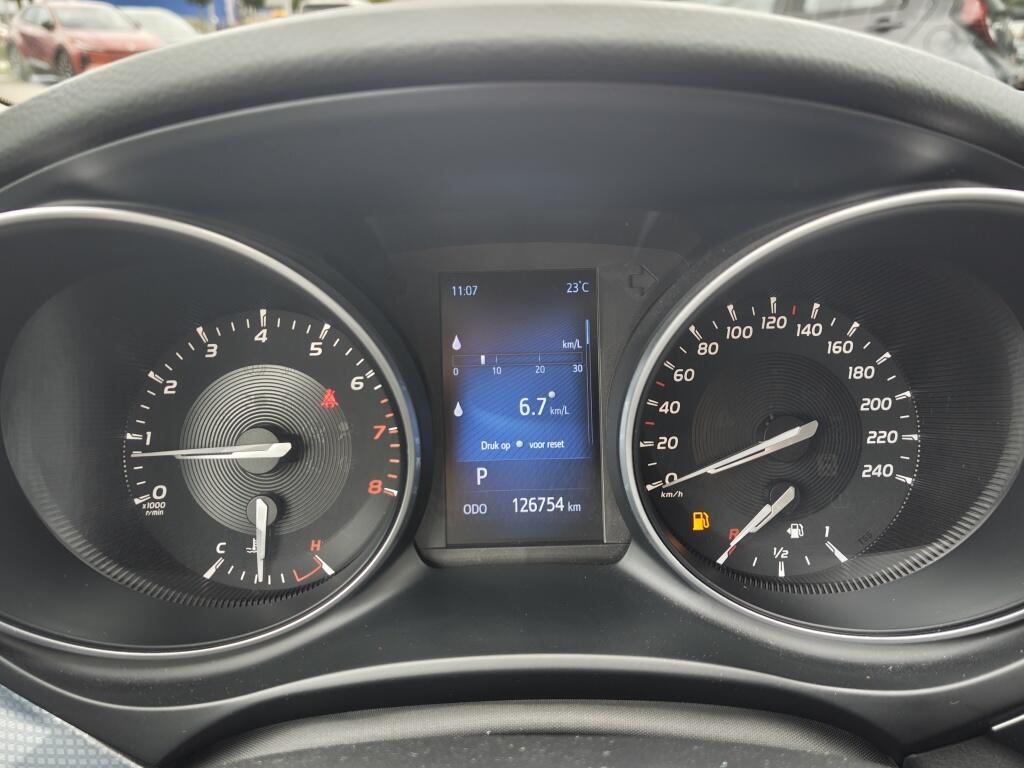 Toyota Avensis Touring Sports 1.8 VVT-i Dynamic Automaat | Trekhaak | Stoelverwarming | Leder - Image 11