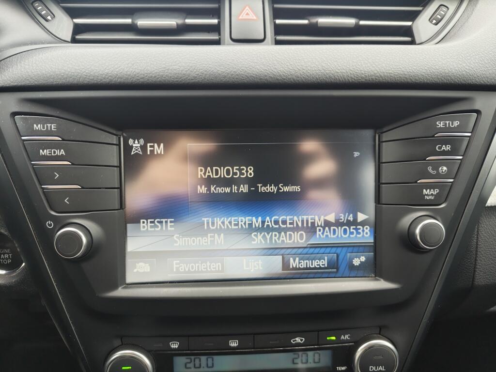 Toyota Avensis Touring Sports 1.8 VVT-i Dynamic Automaat | Trekhaak | Stoelverwarming | Leder - Image 17