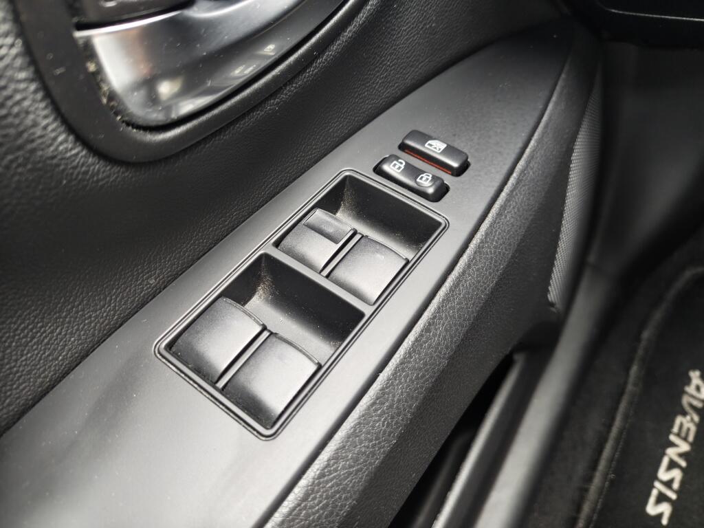 Toyota Avensis Touring Sports 1.8 VVT-i Dynamic Automaat | Trekhaak | Stoelverwarming | Leder - Image 22