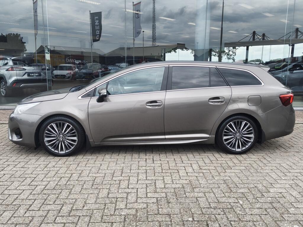 Toyota Avensis Touring Sports 1.8 VVT-i Dynamic Automaat | Trekhaak | Stoelverwarming | Leder - Image 3