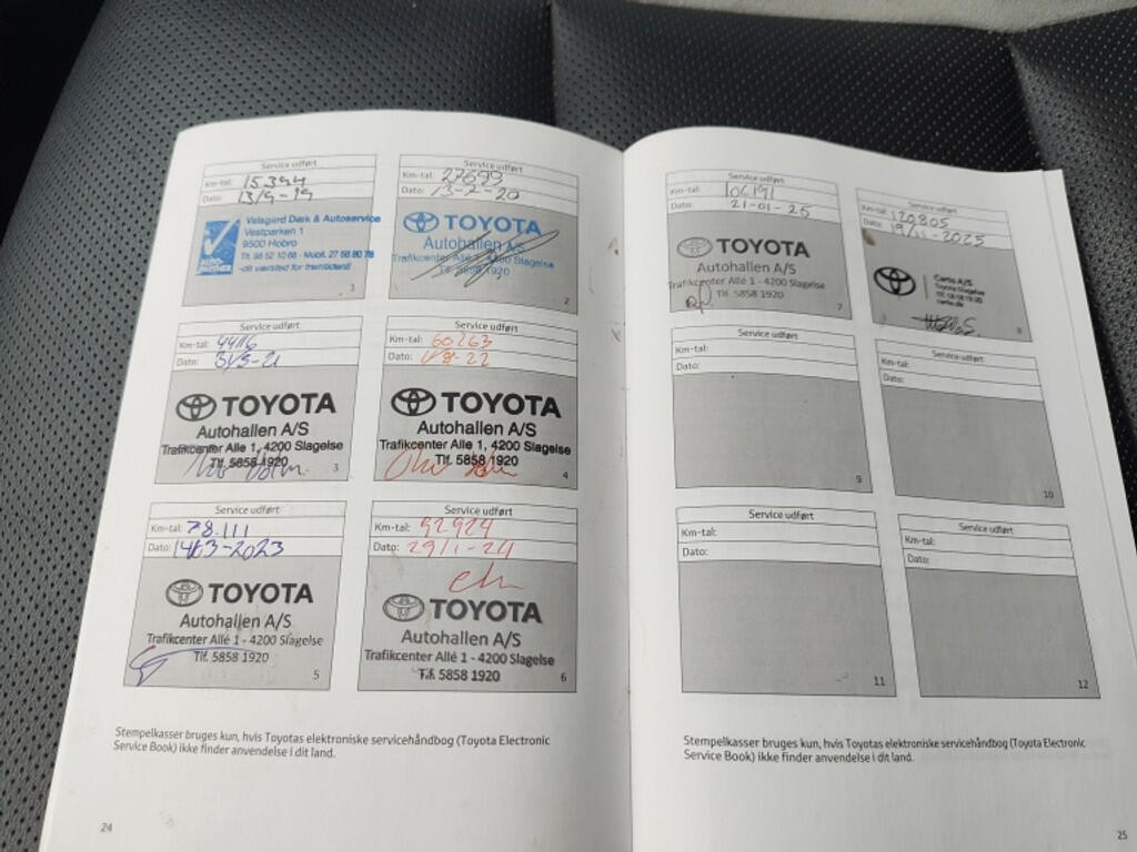 Toyota Avensis Touring Sports 1.8 VVT-i Dynamic Automaat | Trekhaak | Stoelverwarming | Leder - Image 37