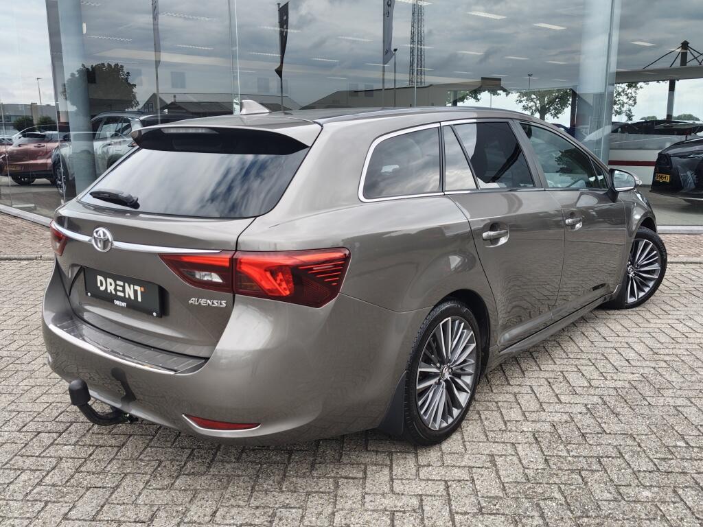 Toyota Avensis Touring Sports 1.8 VVT-i Dynamic Automaat | Trekhaak | Stoelverwarming | Leder - Image 4