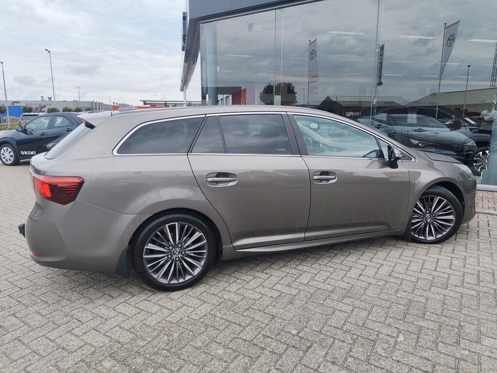 Toyota Avensis Touring Sports 1.8 VVT-i Dynamic Automaat | Trekhaak | Stoelverwarming | Leder - Image 5