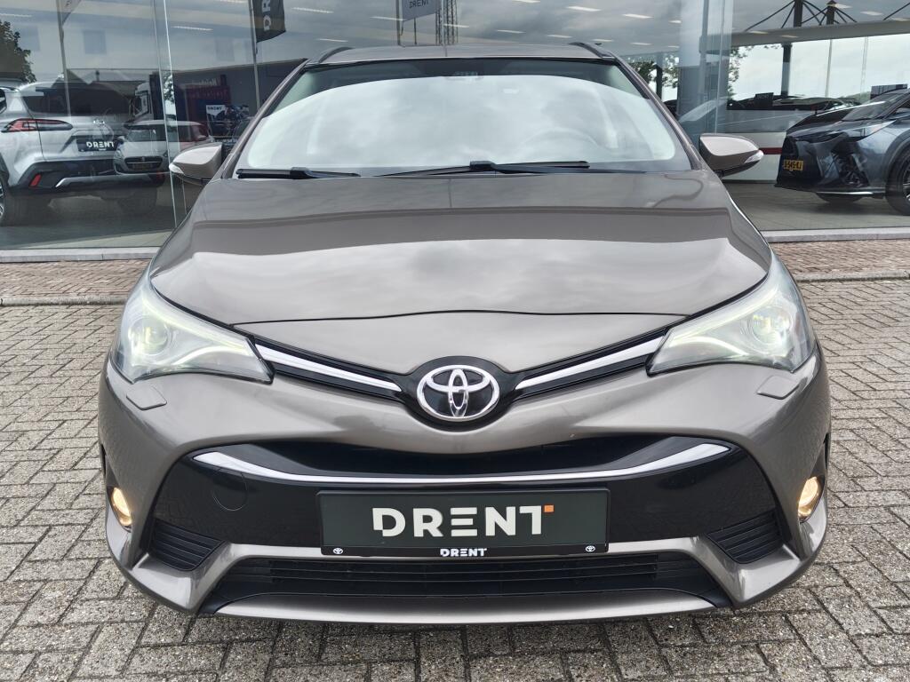 Toyota Avensis Touring Sports 1.8 VVT-i Dynamic Automaat | Trekhaak | Stoelverwarming | Leder - Image 6