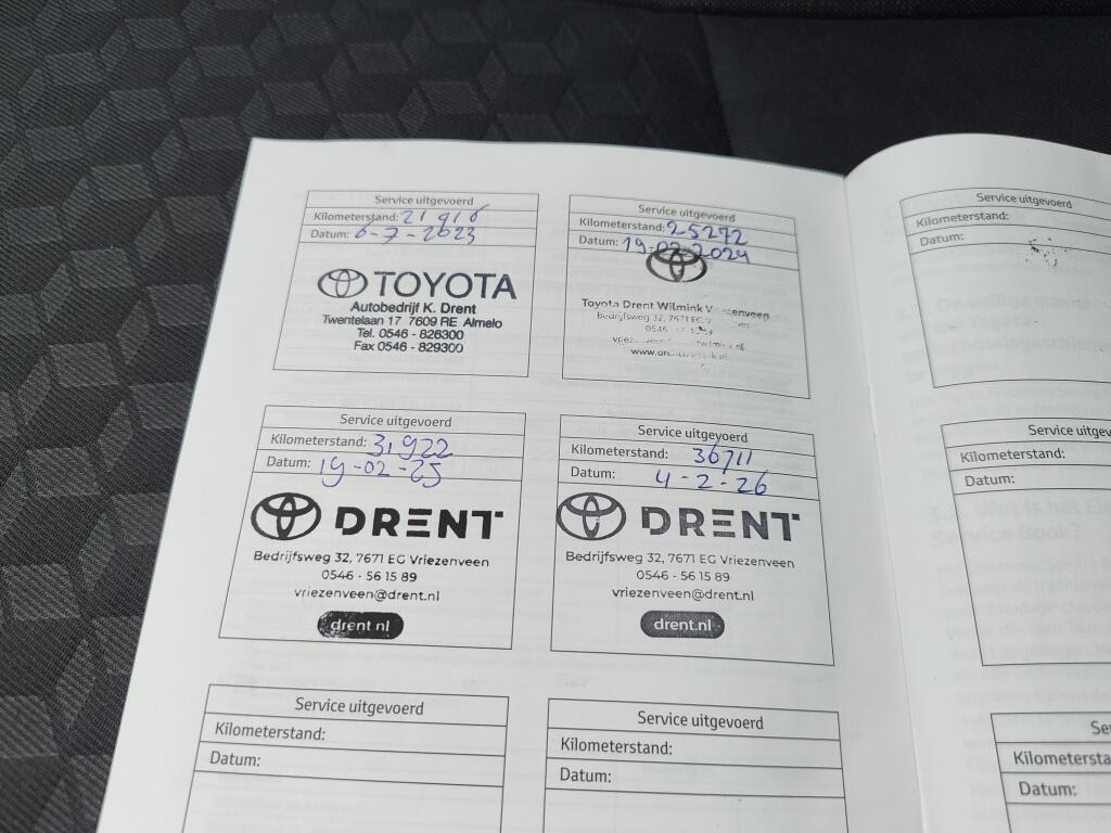Toyota Yaris 1.5 Hybrid Dynamic | Trekhaak Afneembaar |  Keyless Entry & Star - Image 37