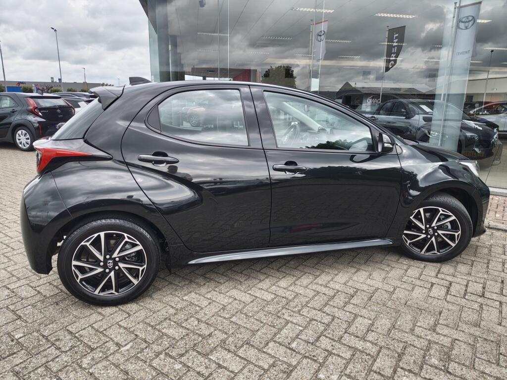 Toyota Yaris 1.5 Hybrid Dynamic | Trekhaak Afneembaar |  Keyless Entry & Star - Image 5
