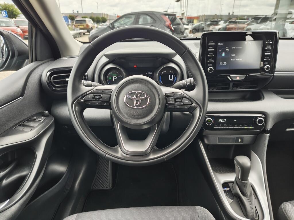 Toyota Yaris 1.5 Hybrid Dynamic | Trekhaak Afneembaar |  Keyless Entry & Star - Image 9