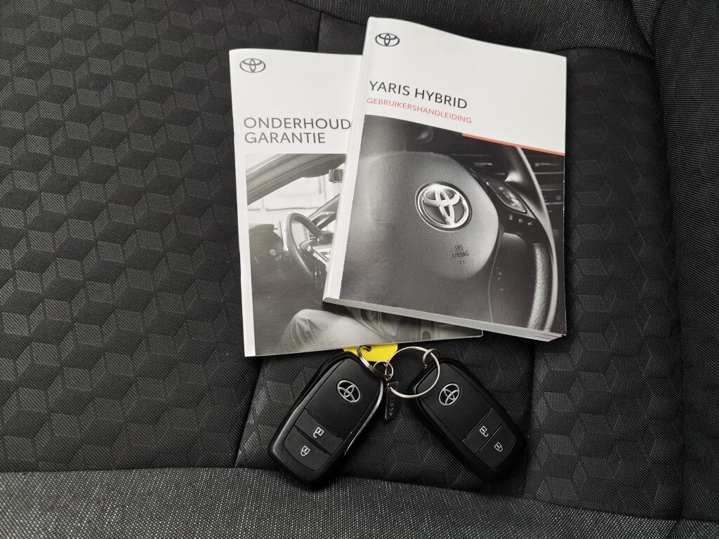 Toyota Yaris 1.5 Hybrid Dynamic | NL Auto | All Season | Keyless Entry & Star - Image 36