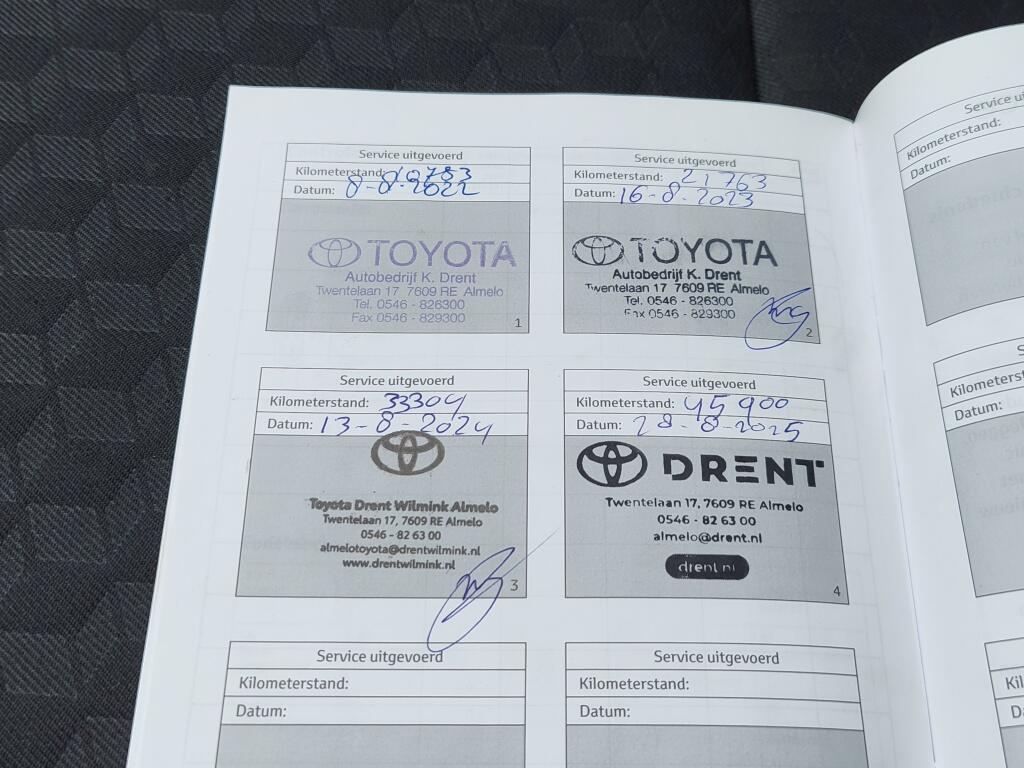 Toyota Yaris 1.5 Hybrid Dynamic | NL Auto | All Season | Keyless Entry & Star - Image 37