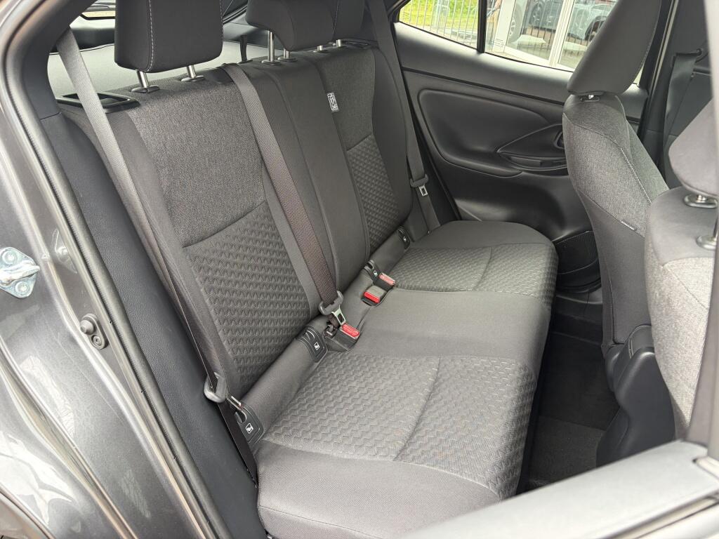 Toyota Yaris Cross 1.5 Hybrid 115 Dynamic | PDC v/a | Stoelverwarming | Keyless Ent - Image 34