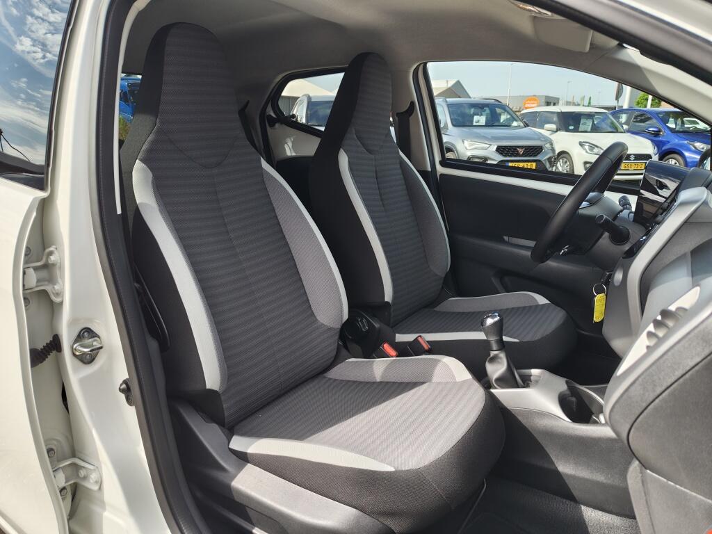 Toyota Aygo 1.0 VVT-i x-joy | All season | Android Auto | Lichtmetaal | El. - Image 24