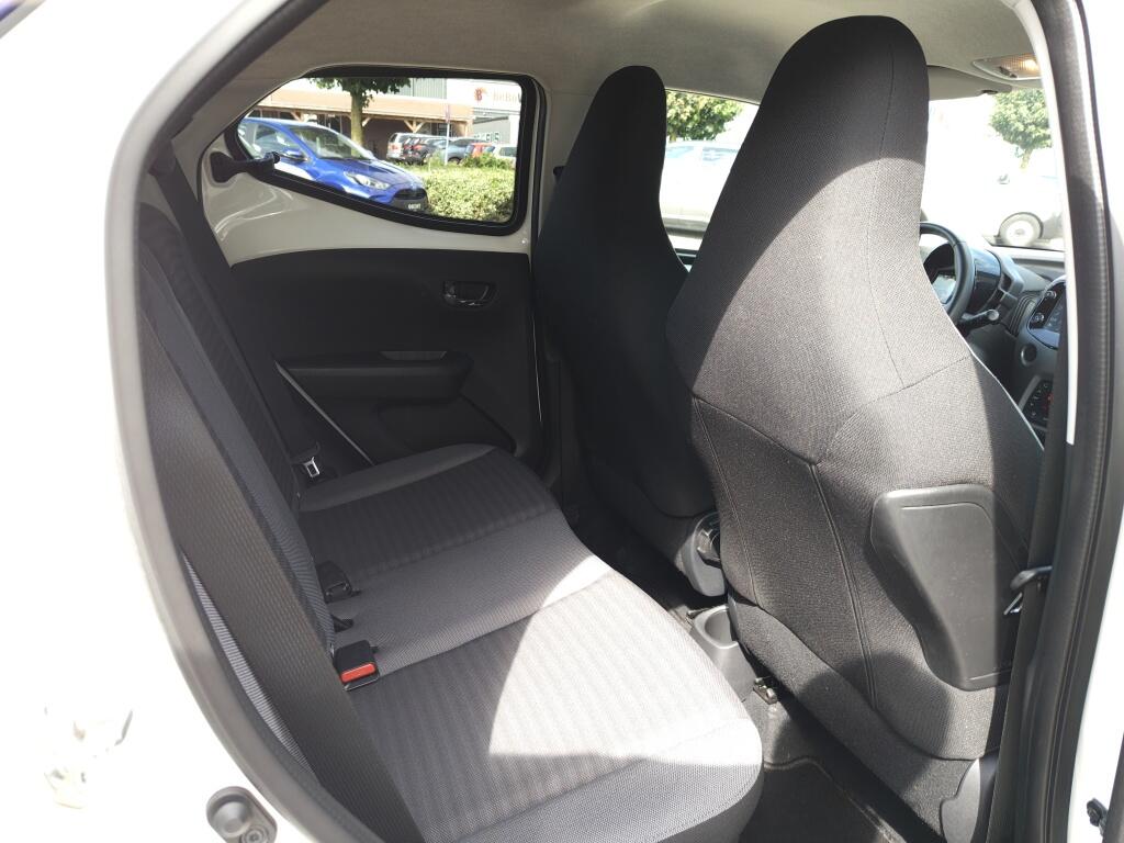 Toyota Aygo 1.0 VVT-i x-joy | All season | Android Auto | Lichtmetaal | El. - Image 25