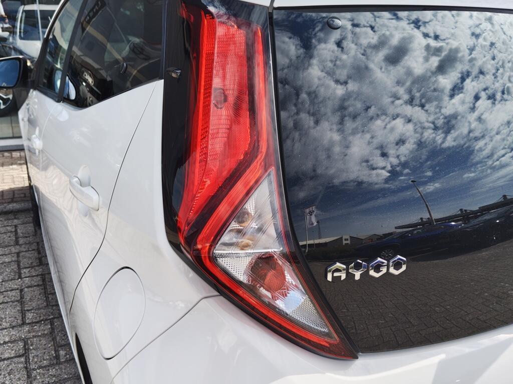 Toyota Aygo 1.0 VVT-i x-joy | All season | Android Auto | Lichtmetaal | El. - Image 30