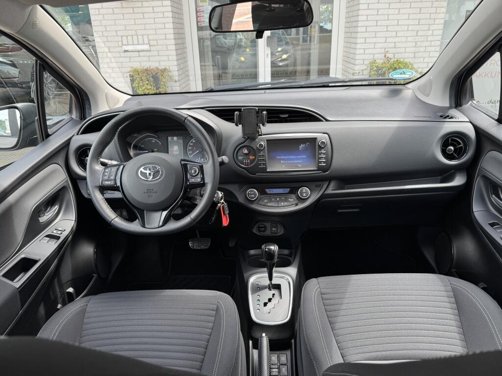 Toyota Yaris 1.5 Hybrid Design | All-Seasons | Trekhaak Afn. | Stoel Verwarmi - Image 16