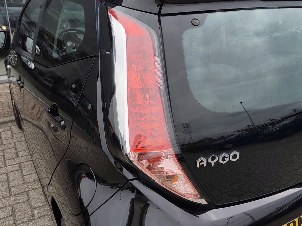 Toyota Aygo 1.0 VVT-i x-wave | El. Vouwdak | Achteruitrijcamera | El. Climat - Image 31